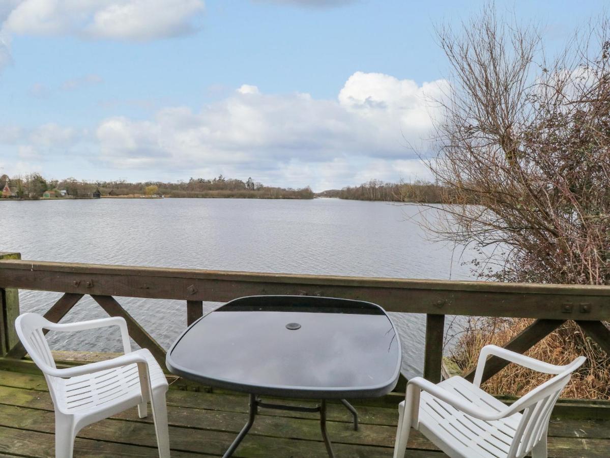 Cygnus Boathouse Villa South Walsham Bagian luar foto