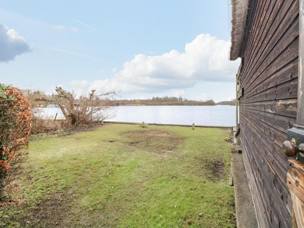 Cygnus Boathouse Villa South Walsham Bagian luar foto